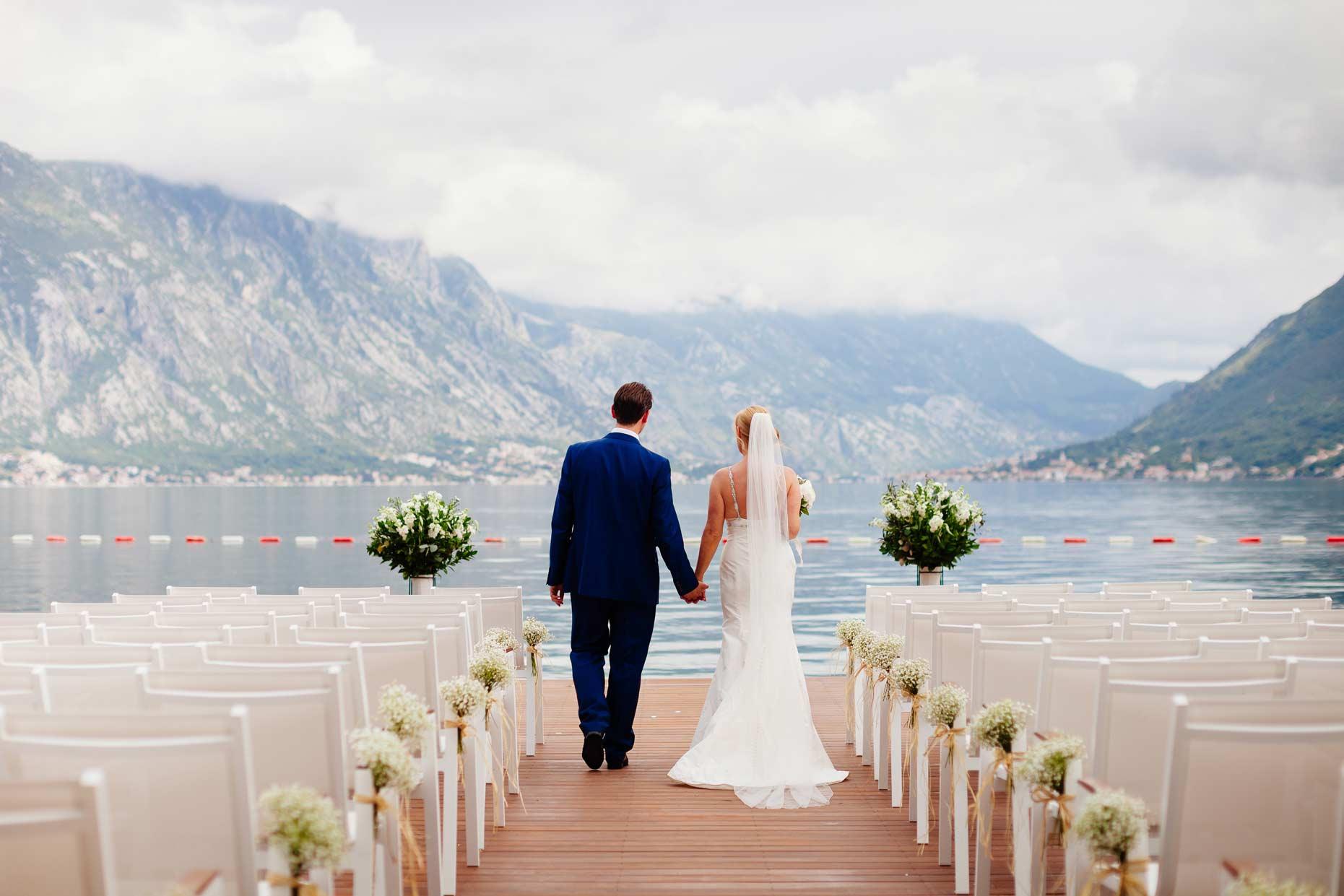 D:\Работа\SEO\GUEST POSTS\POSTS 2019\15.07.2019\Ryan 10 Tips for Planning a Destination Wedding\how-to-plan-a-destination-wedding-newlyeds-outdoor-wedding.jpg